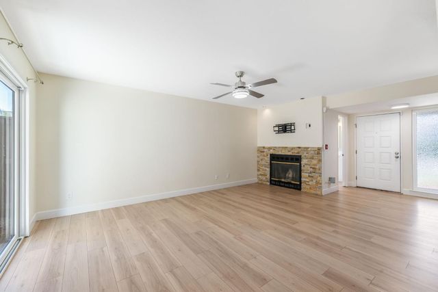 6726 Calvine Rd, Sacramento, CA 95823