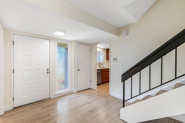 6726 Calvine Rd, Sacramento, CA 95823