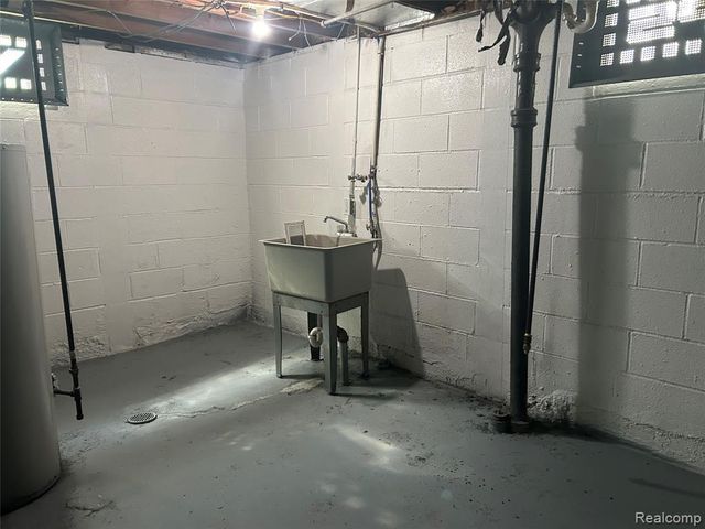 6491 Stahelin Avenue, Detroit, MI 48228