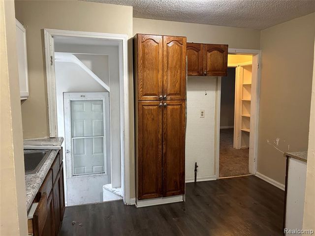 6491 Stahelin Avenue, Detroit, MI 48228