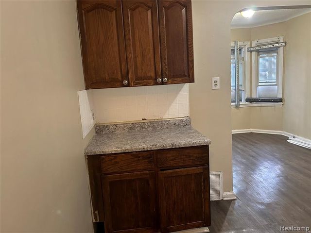 6491 Stahelin Avenue, Detroit, MI 48228