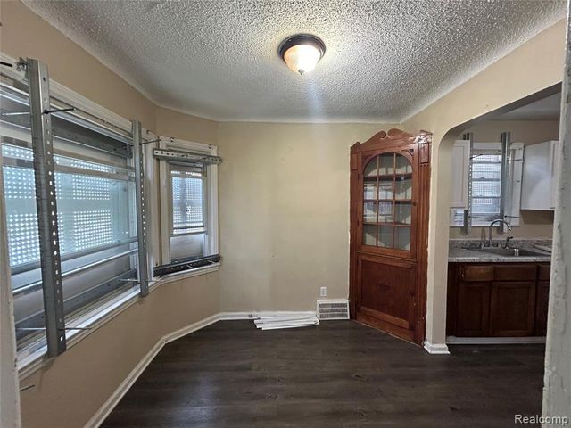 6491 Stahelin Avenue, Detroit, MI 48228