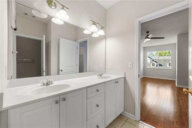 2015 Barrett Lakes NW Boulevard 415, Kennesaw, GA 30144