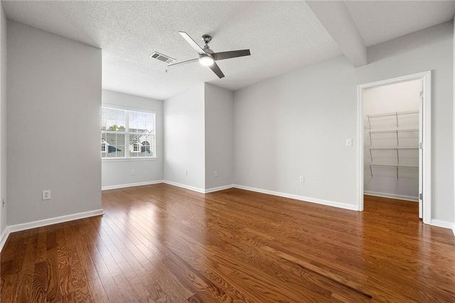 2015 Barrett Lakes NW Boulevard 415, Kennesaw, GA 30144