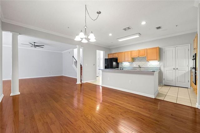 2015 Barrett Lakes NW Boulevard 415, Kennesaw, GA 30144