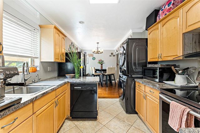 1601 N 16th Court, Hollywood, FL 33020