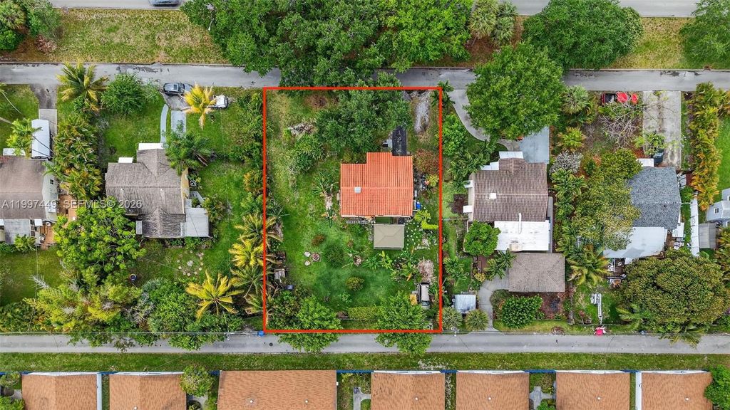 1601 N 16th Court, Hollywood, FL 33020