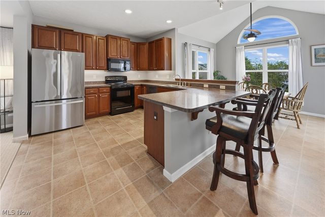 198 Gatwick Grove Circle, Wadsworth, OH 44281