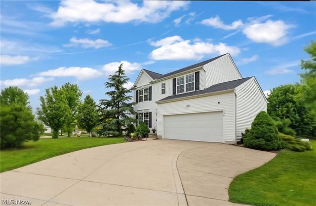 198 Gatwick Grove Circle, Wadsworth, OH 44281