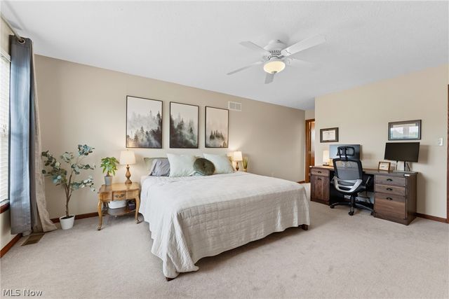 198 Gatwick Grove Circle, Wadsworth, OH 44281