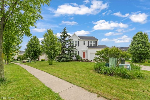 198 Gatwick Grove Circle, Wadsworth, OH 44281
