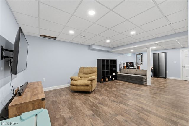 198 Gatwick Grove Circle, Wadsworth, OH 44281