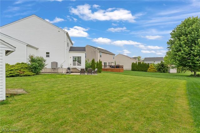 198 Gatwick Grove Circle, Wadsworth, OH 44281