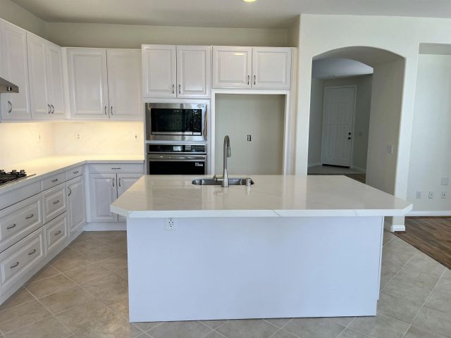 7481 Neptune Drive, Carlsbad, CA 92011