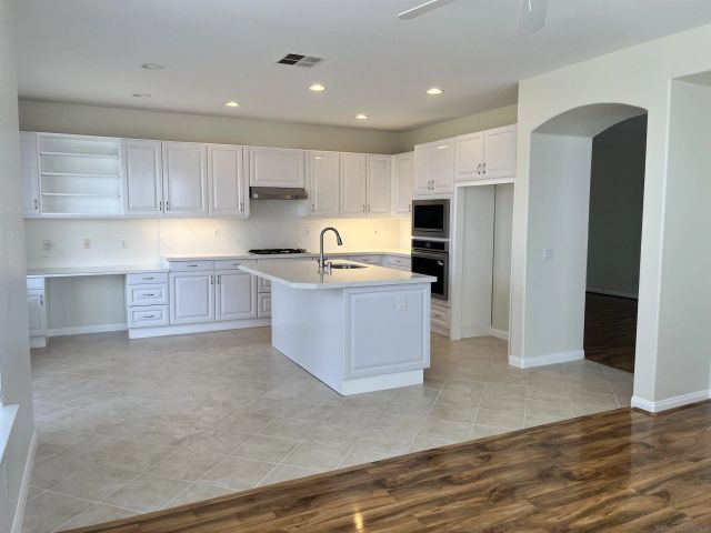 7481 Neptune Drive, Carlsbad, CA 92011