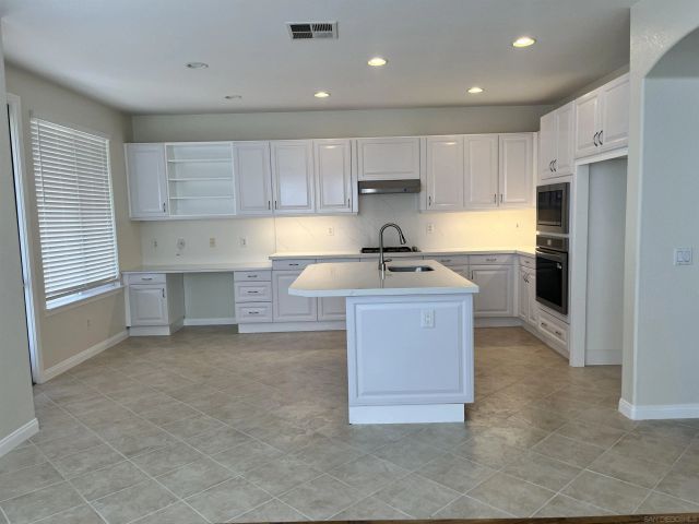 7481 Neptune Drive, Carlsbad, CA 92011