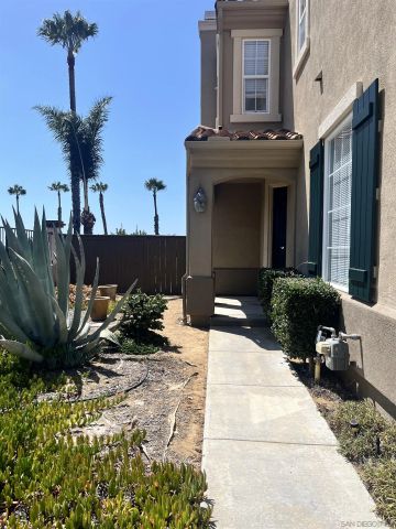 7481 Neptune Drive, Carlsbad, CA 92011