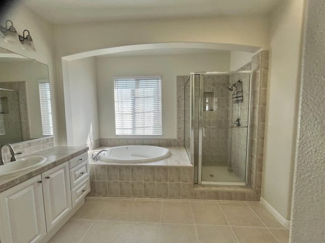 7481 Neptune Drive, Carlsbad, CA 92011