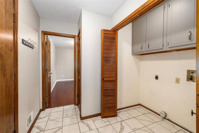 1594 Howell Highlands Drive, Smoke Rise, GA 30087