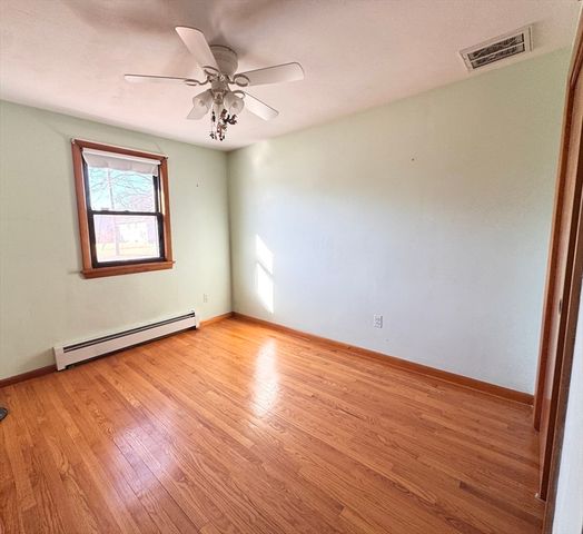 208 West St, Ludlow, MA 01056