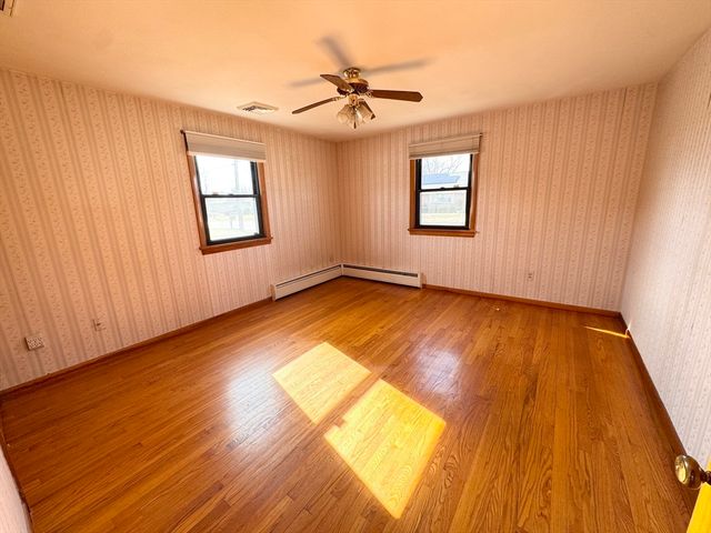 208 West St, Ludlow, MA 01056