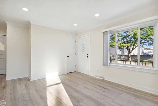 12426 SIDONIE Avenue, Warren, MI 48089