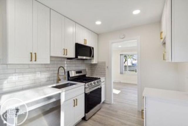 12426 SIDONIE Avenue, Warren, MI 48089