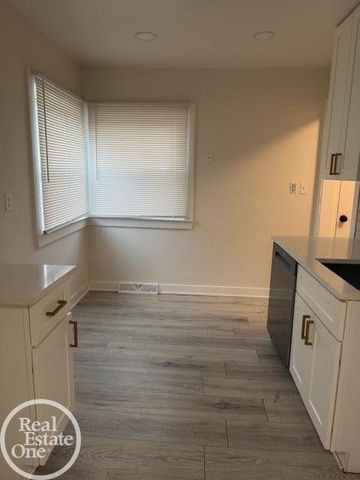 12426 SIDONIE Avenue, Warren, MI 48089