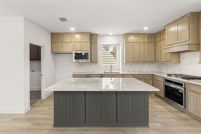 8232 Caprock Trail, Rowlett, TX 75089