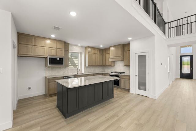 8232 Caprock Trail, Rowlett, TX 75089