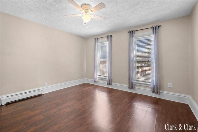 529 Carrier Street NE, Grand Rapids, MI 49505