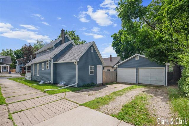 529 Carrier Street NE, Grand Rapids, MI 49505