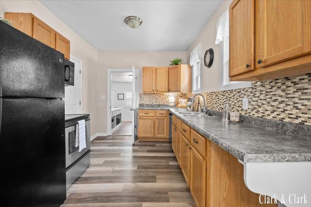 529 Carrier Street NE, Grand Rapids, MI 49505