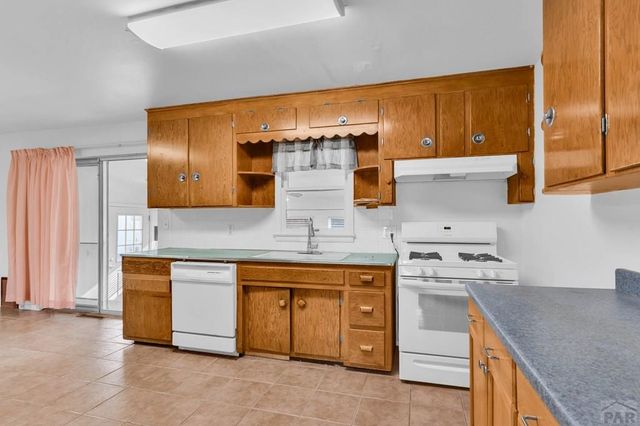 492 N Raynolds Ave, Canon City, CO 81212