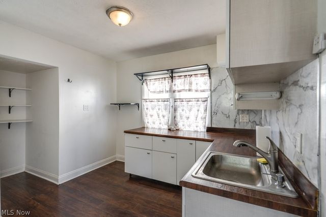 4276 W 21st Street, Cleveland, OH 44109