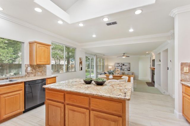 3619 Lake Terrace Dr, Elk Grove, CA 95758