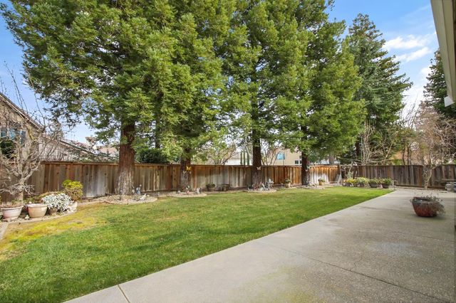 3619 Lake Terrace Dr, Elk Grove, CA 95758