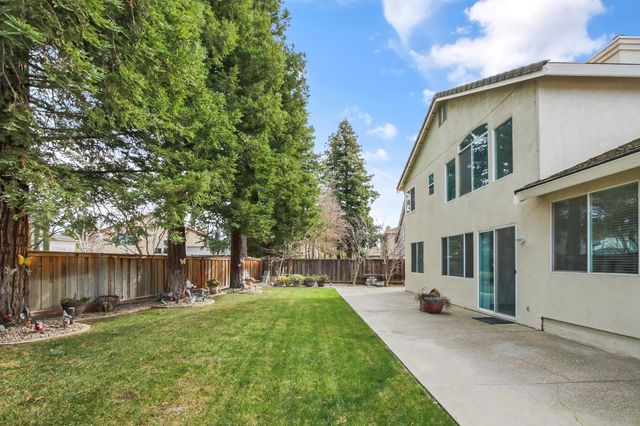 3619 Lake Terrace Dr, Elk Grove, CA 95758
