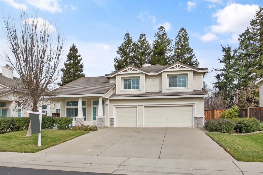 3619 Lake Terrace Dr, Elk Grove, CA 95758