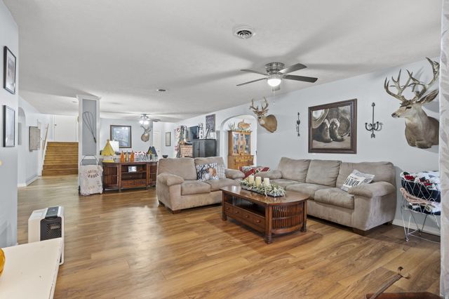 839 Old Wilderness Road, Reeds Spring, MO 65737
