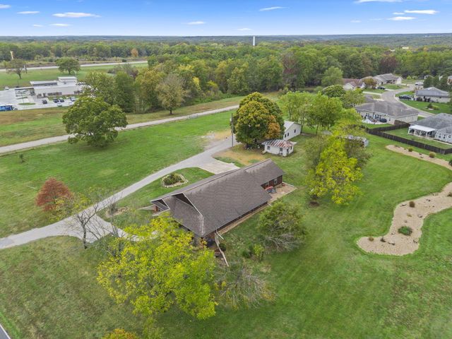 839 Old Wilderness Road, Reeds Spring, MO 65737