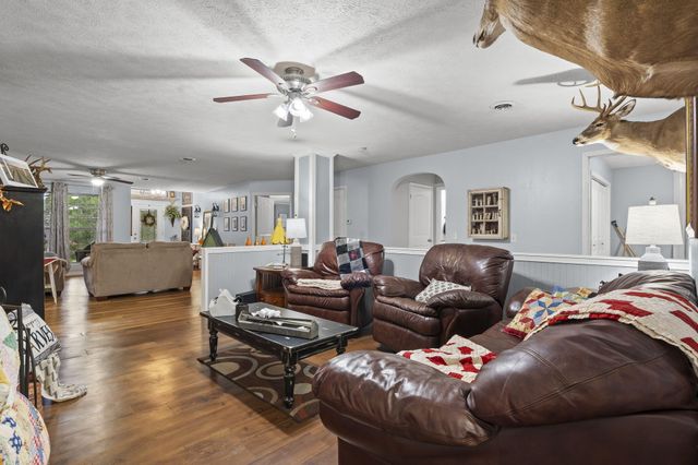 839 Old Wilderness Road, Reeds Spring, MO 65737