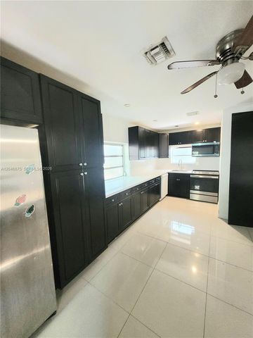 1132 Moffett St, Hallandale Beach, FL 33009