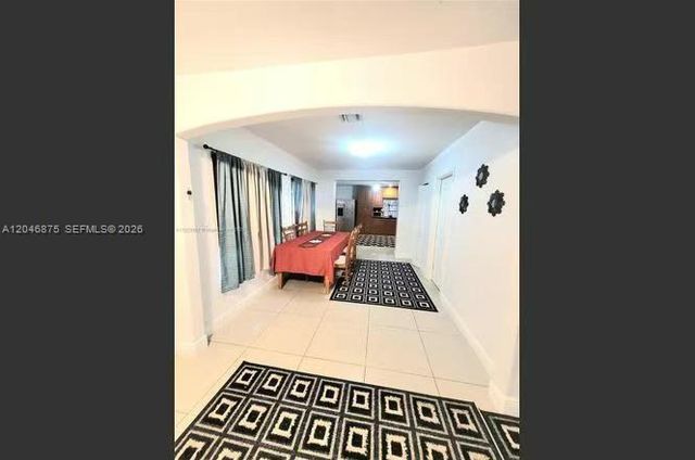 1132 Moffett St, Hallandale Beach, FL 33009