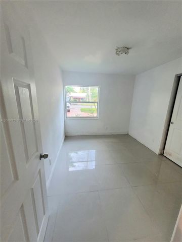 1132 Moffett St, Hallandale Beach, FL 33009