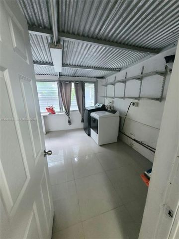 1132 Moffett St, Hallandale Beach, FL 33009