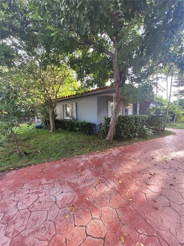 1132 Moffett St, Hallandale Beach, FL 33009