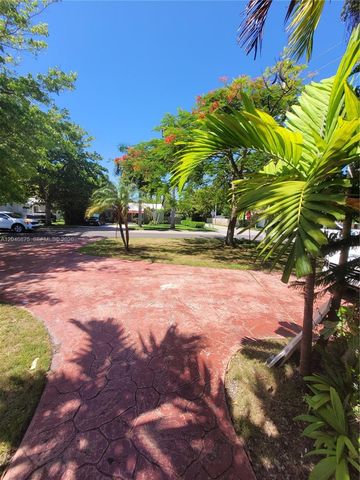 1132 Moffett St, Hallandale Beach, FL 33009