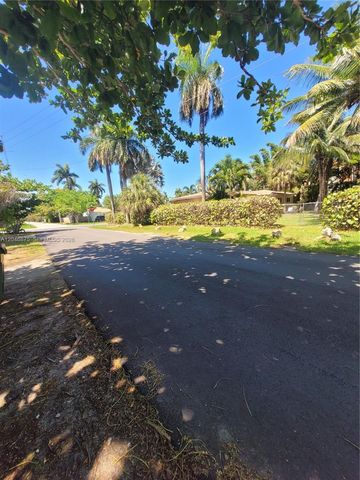 1132 Moffett St, Hallandale Beach, FL 33009
