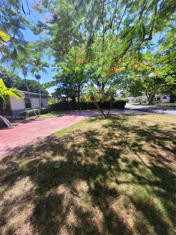 1132 Moffett St, Hallandale Beach, FL 33009